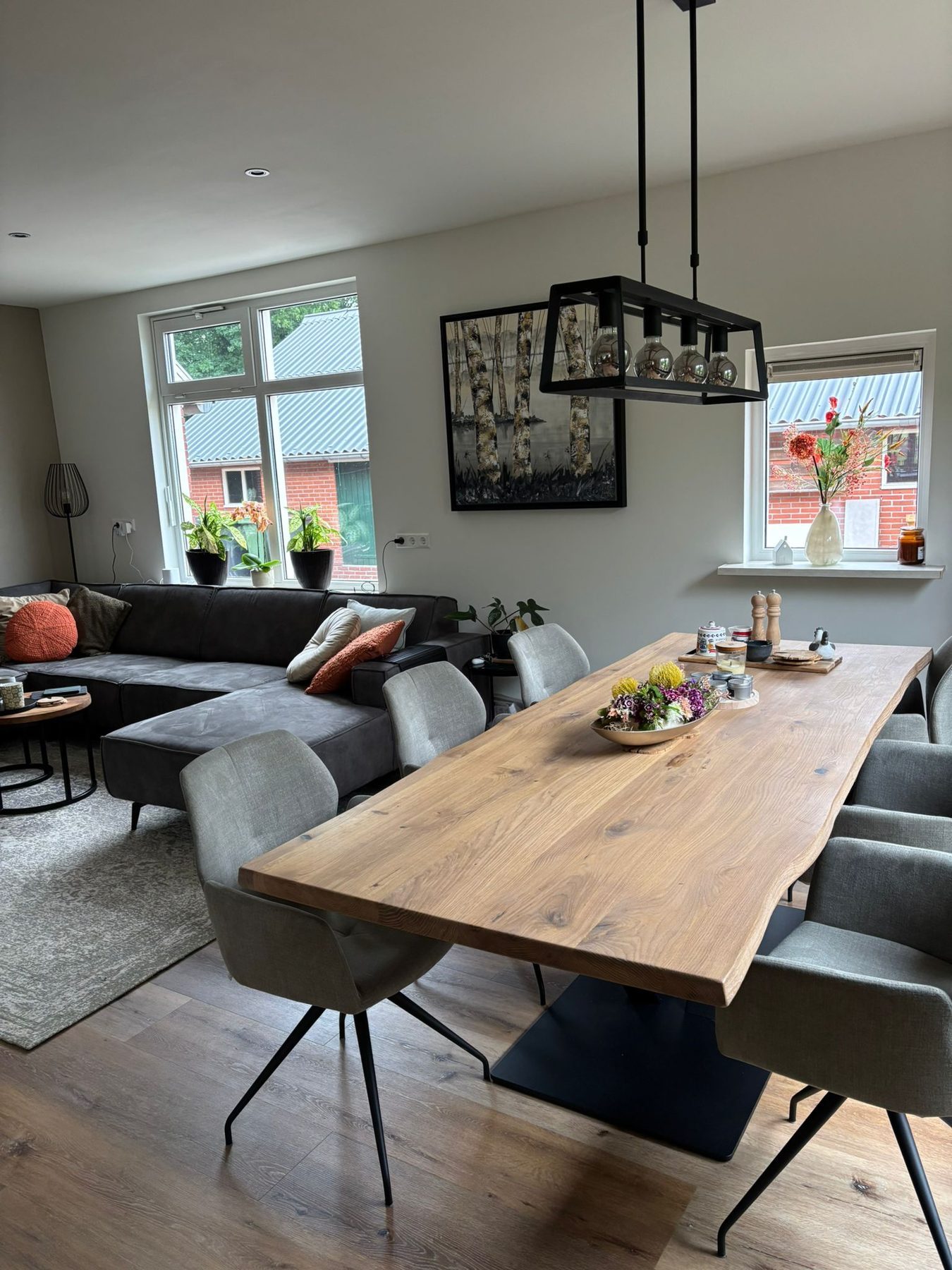 Woonkamer met beton ciré vloer