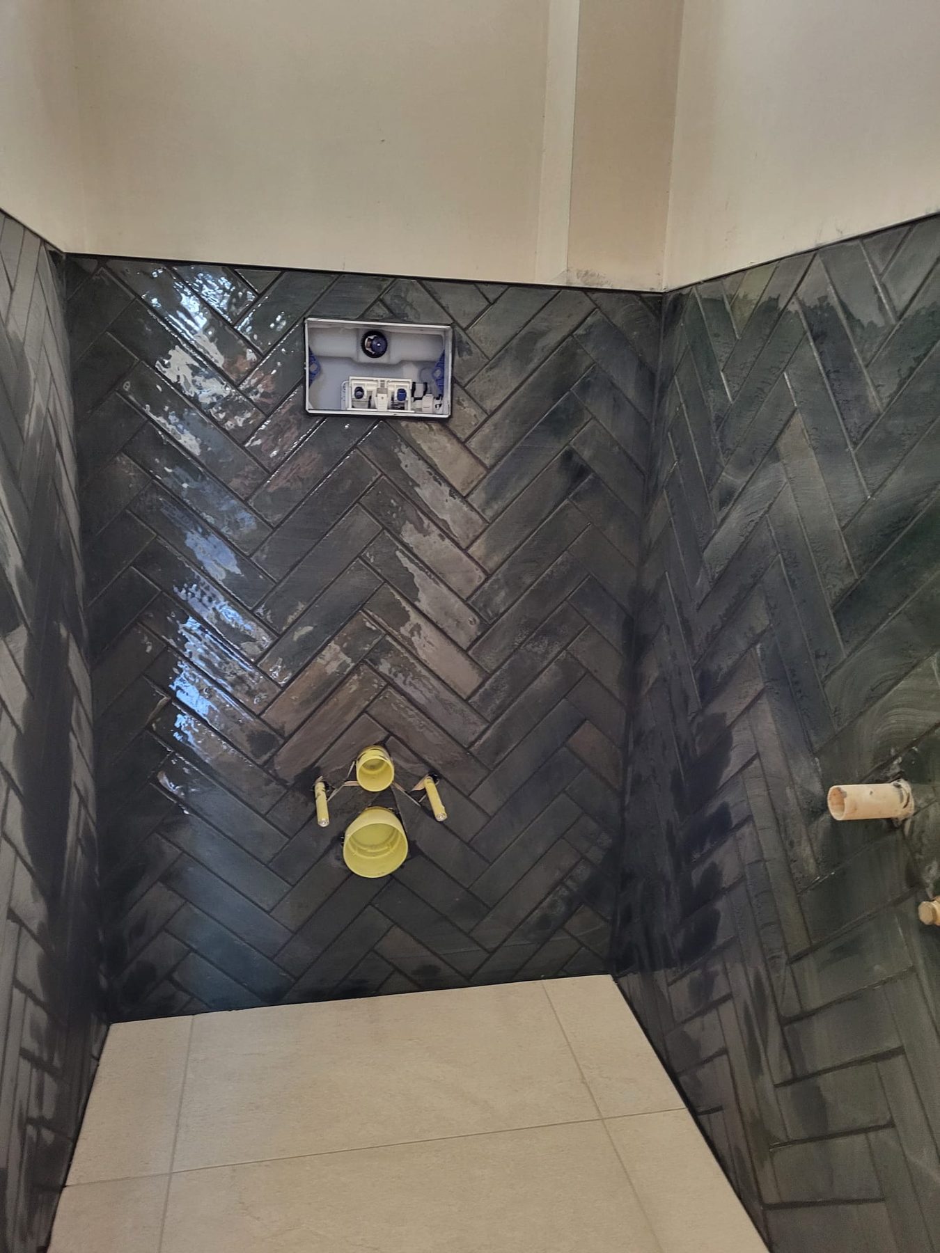 Douche in zwart visgraatmotief